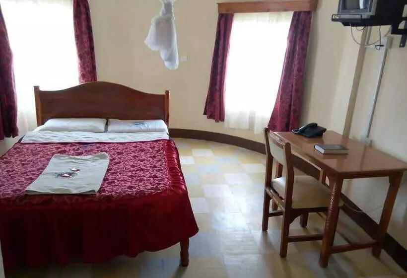 هتل Nanyuki Simba Lodge