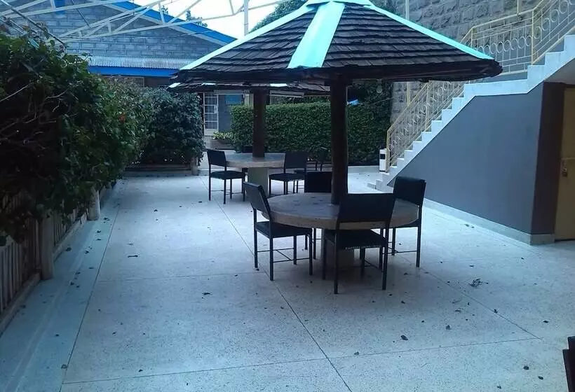 هتل Nanyuki Simba Lodge