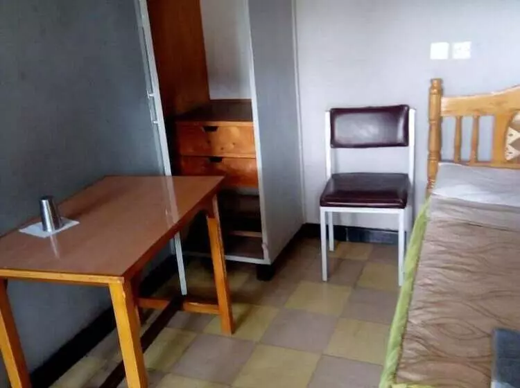 هتل Nanyuki Simba Lodge