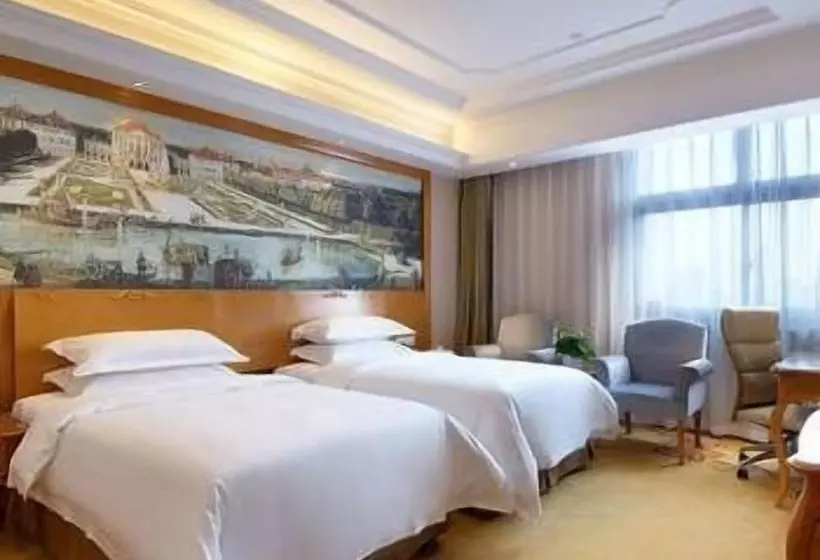 هتل Vienna International