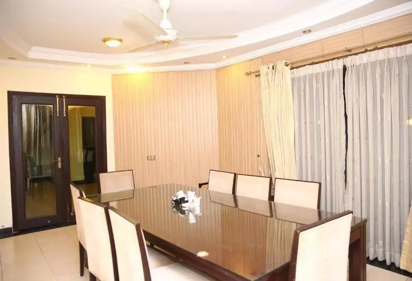 Safari Club 3 Bahria Town