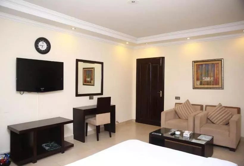 Safari Club 3 Bahria Town