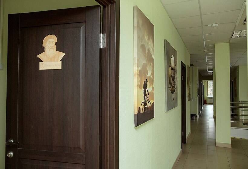 Mini Hotel Club Puteshestvennikov   Hostel