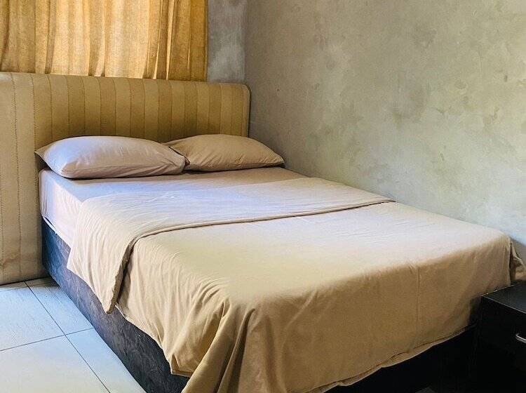 هاستل Rosebank Lodge & Backpacker