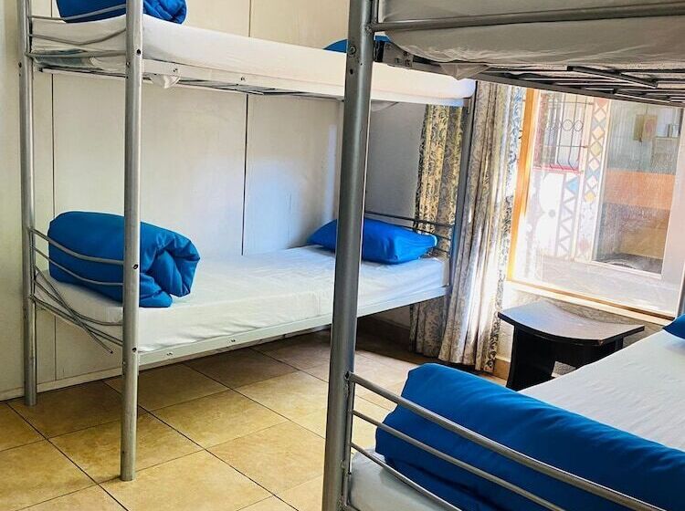 هاستل Rosebank Lodge & Backpacker