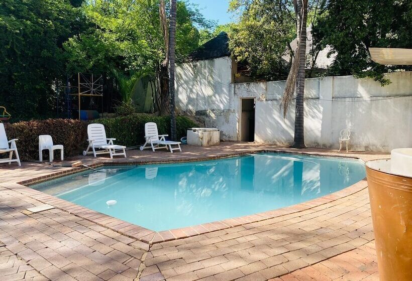 هاستل Rosebank Lodge & Backpacker