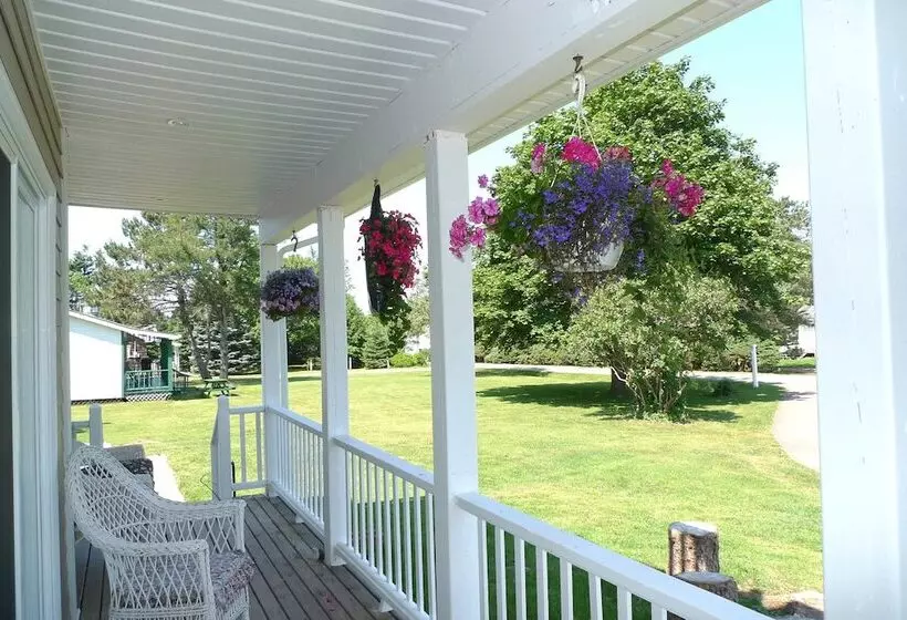 Aamiaismajoitus (B&B) Cavendish Breeze Inn