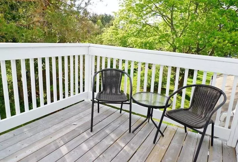 Aamiaismajoitus (B&B) Cavendish Breeze Inn