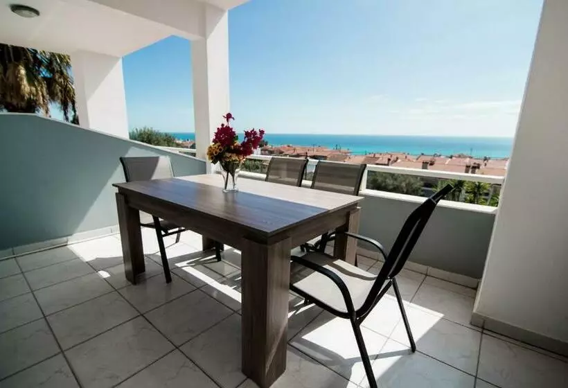 Dias Apartments
