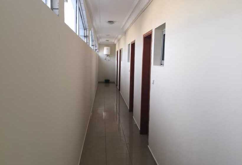 هتل Hôtel Vallée Des Rois