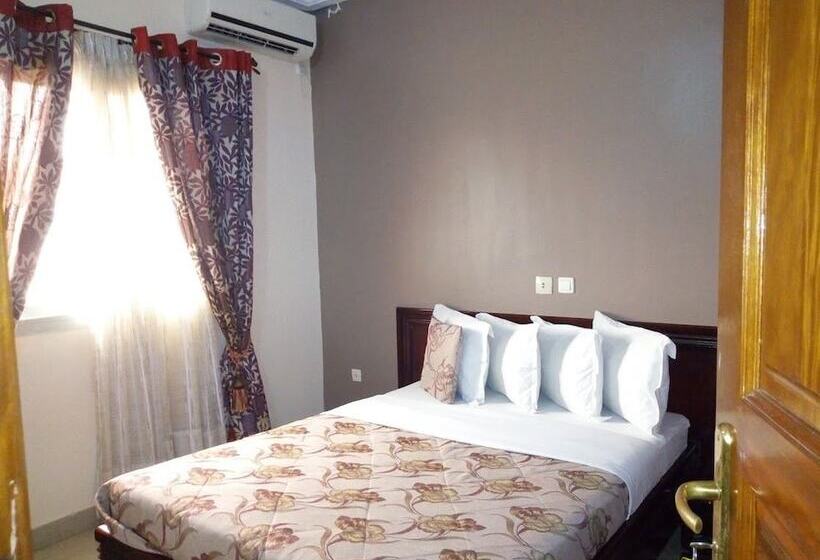 هتل Hôtel Vallée Des Rois