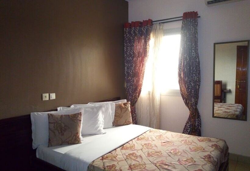 هتل Hôtel Vallée Des Rois