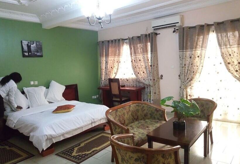 هتل Hôtel Vallée Des Rois