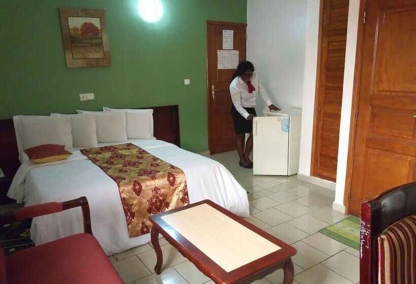 هتل Hôtel Vallée Des Rois