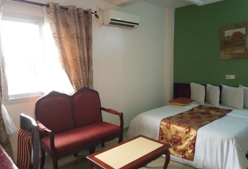 هتل Hôtel Vallée Des Rois