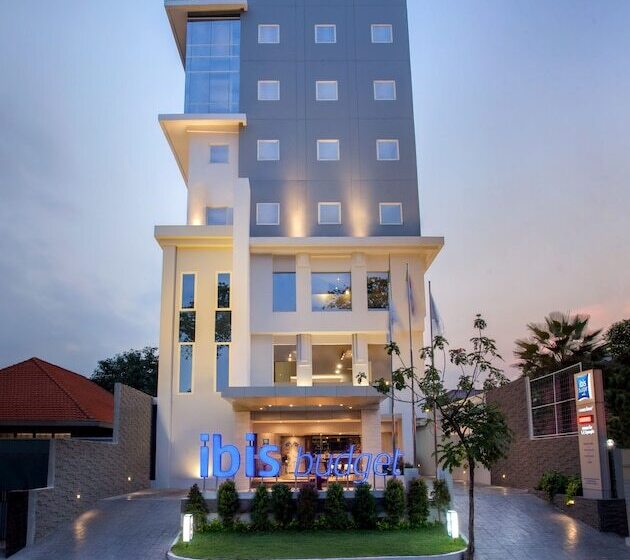 Отель Ibis Budget Surabaya Diponegoro