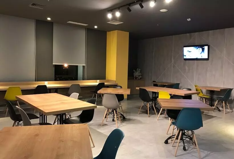 Hotelli Ibis Budget Surabaya Diponegoro