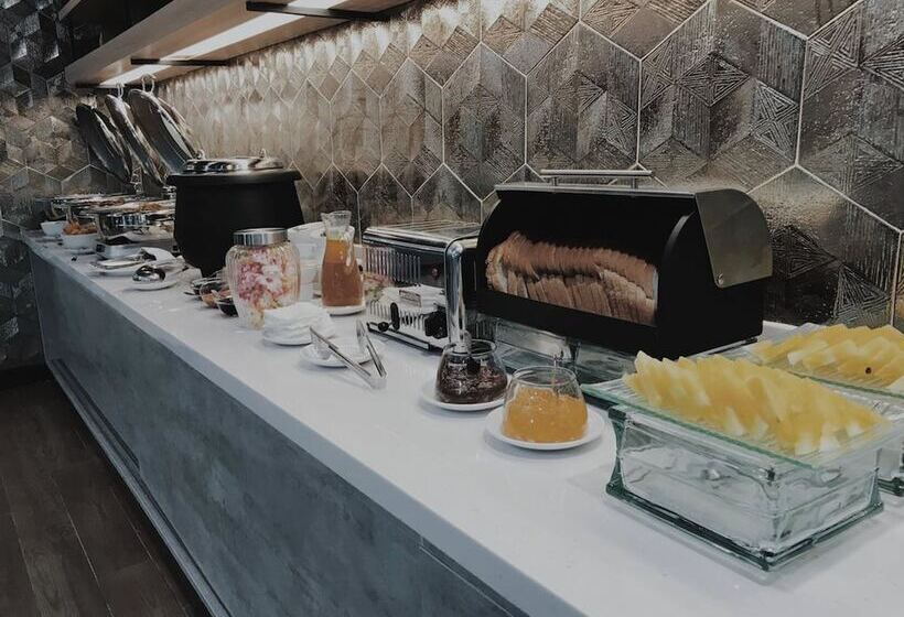 Отель Ibis Budget Surabaya Diponegoro