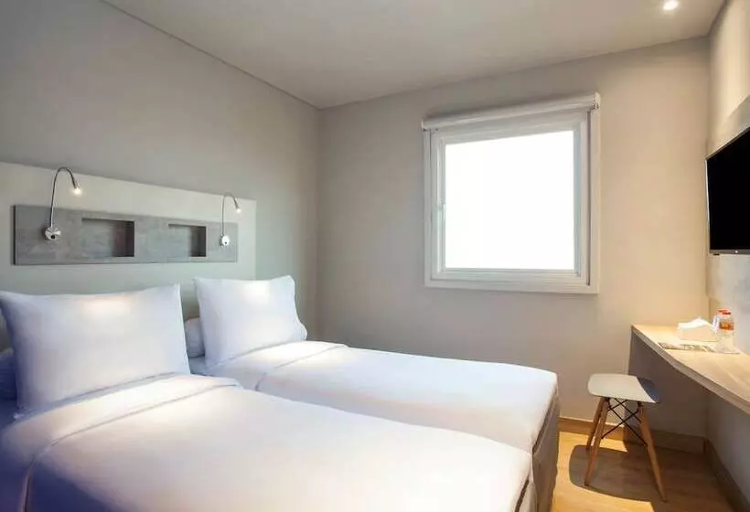 Hotelli Ibis Budget Surabaya Diponegoro