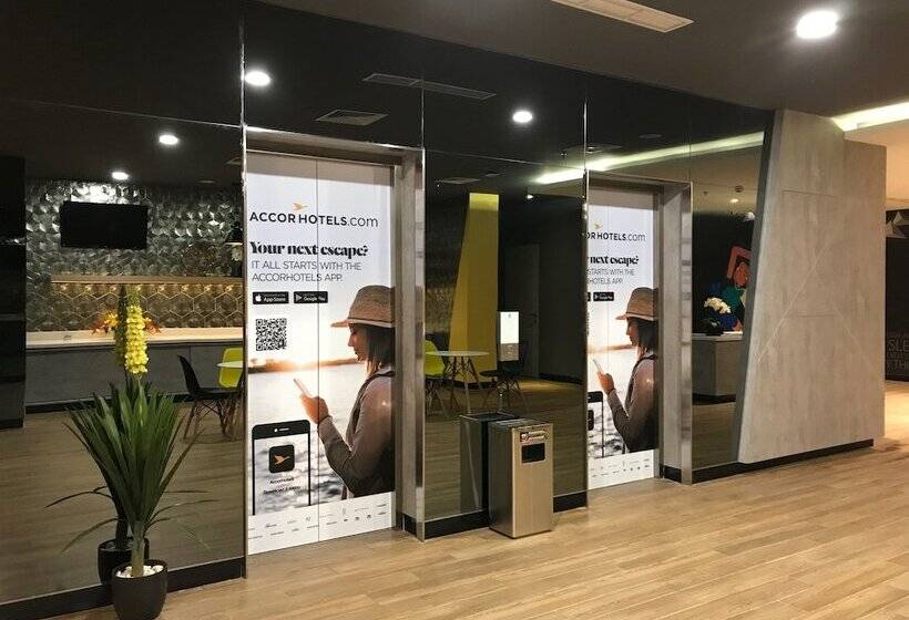 Отель Ibis Budget Surabaya Diponegoro