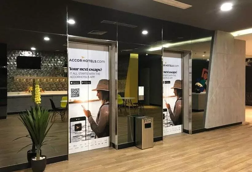 Hotelli Ibis Budget Surabaya Diponegoro