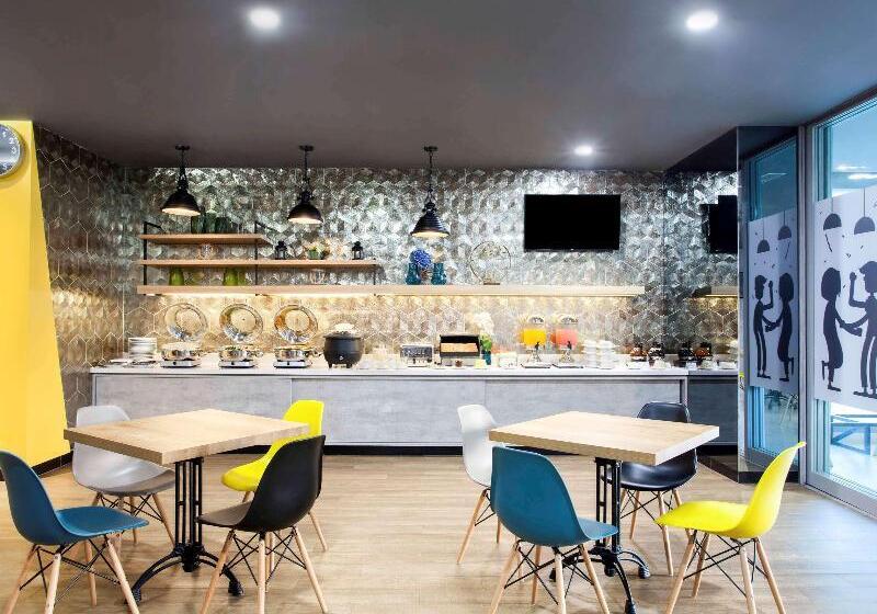 Отель Ibis Budget Surabaya Diponegoro