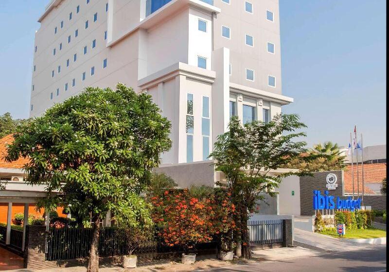 Отель Ibis Budget Surabaya Diponegoro