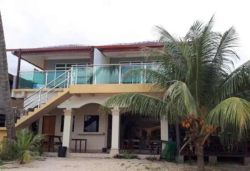 Hotelli Juara Mutiara Resort