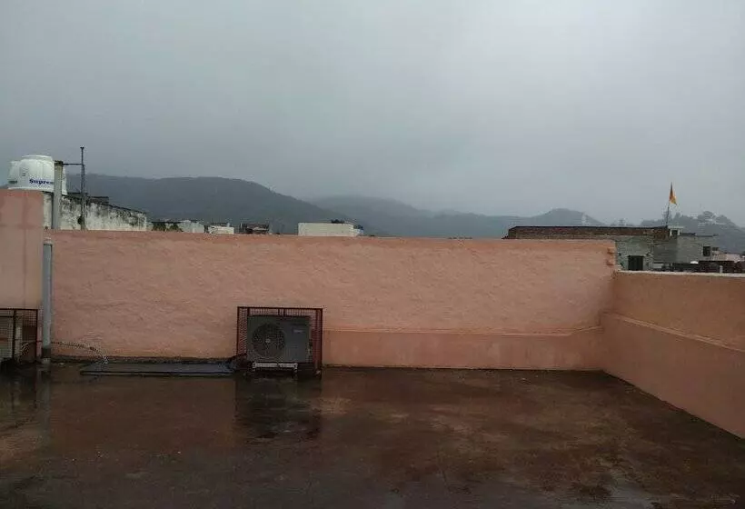 هتل Zamarrud Palace