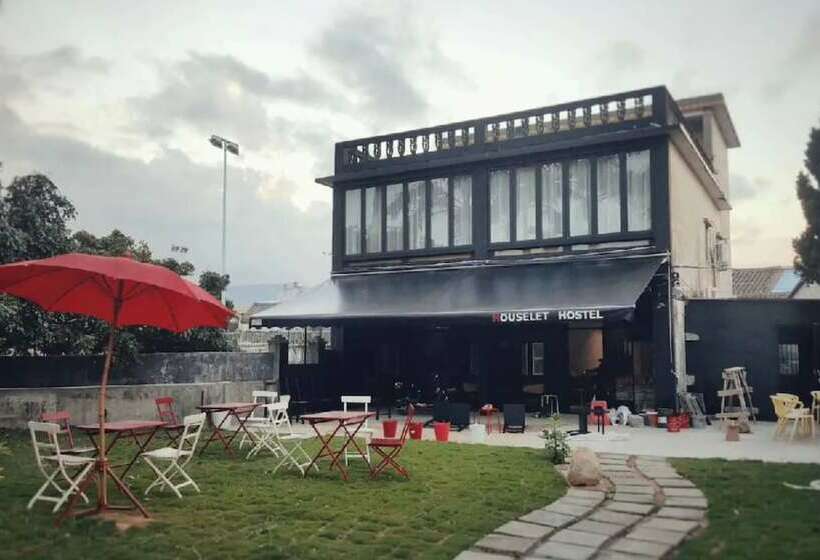 Houselet Hostel