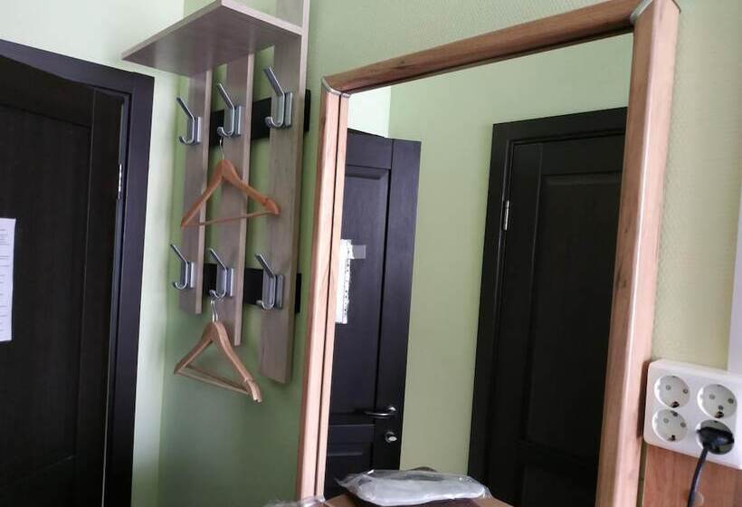 Mini Hotel Club Puteshestvennikov   Hostel