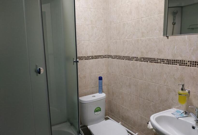 Mini Hotel Club Puteshestvennikov   Hostel