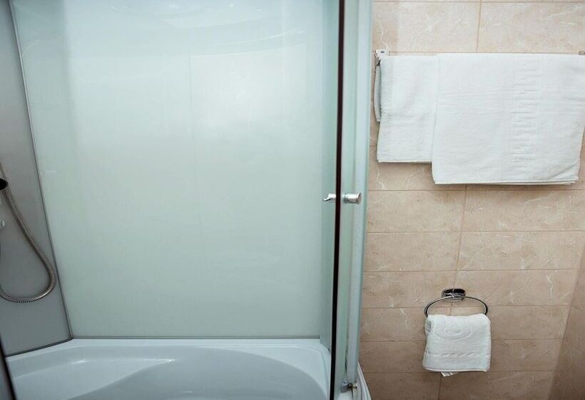 Mini Hotel Club Puteshestvennikov   Hostel