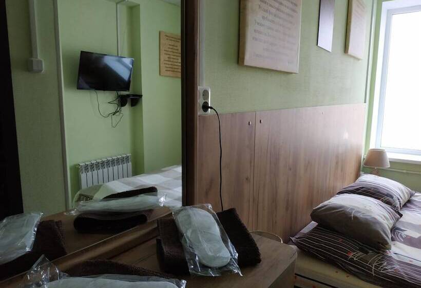 Mini Hotel Club Puteshestvennikov   Hostel
