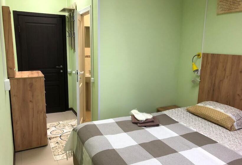 Mini Hotel Club Puteshestvennikov   Hostel