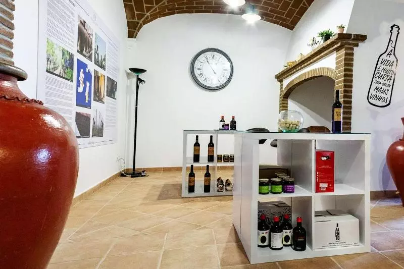 Monte Do Colmeal  Country House & Wine