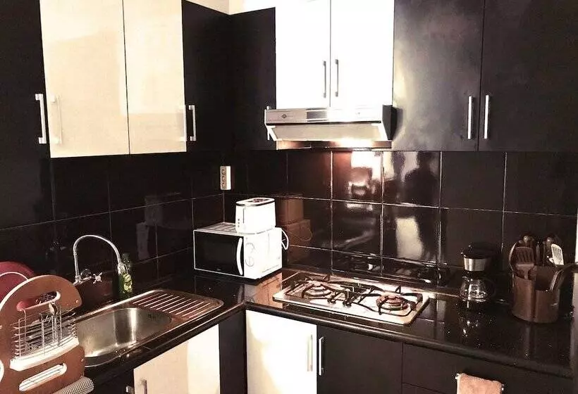 پانسیون Cozy Palm Villa