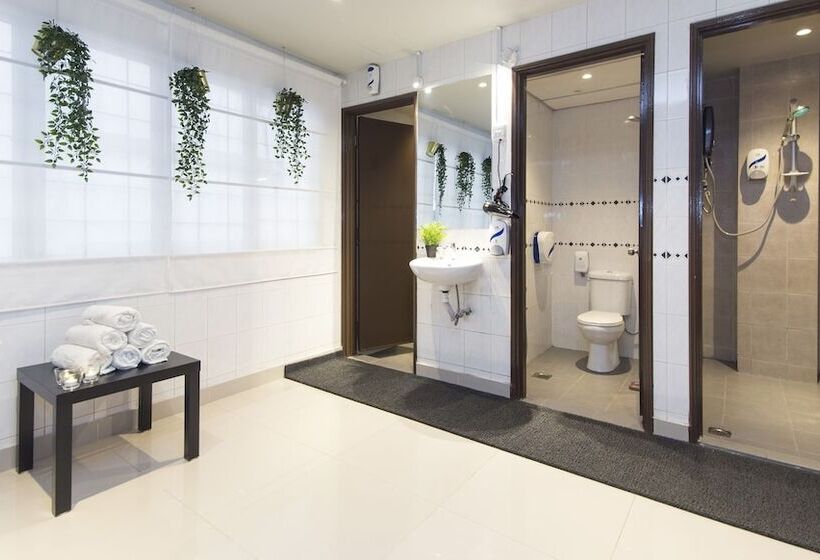 The Bed Station By Goldbrick City Centre Hostel