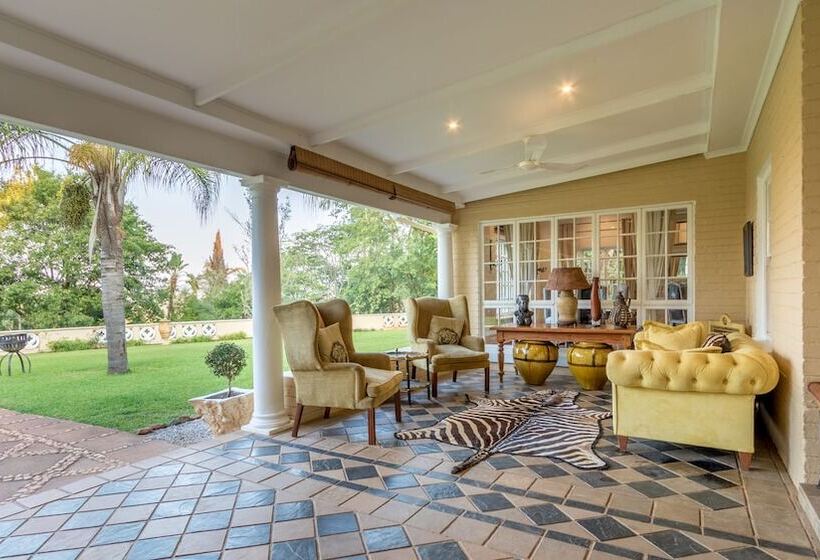 בית מלון כפרי Blue Mountain Luxury Lodge