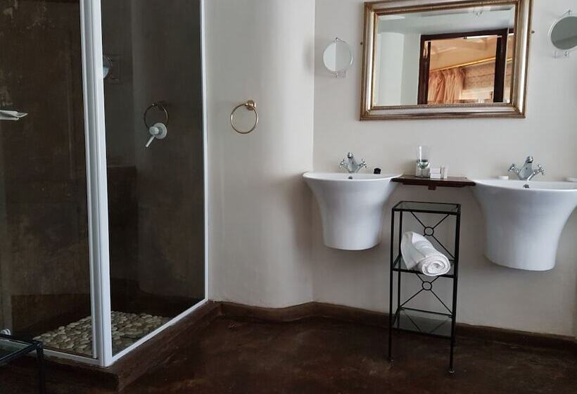 בית מלון כפרי Blue Mountain Luxury Lodge