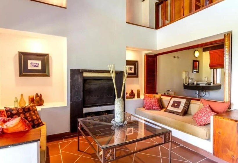 בית מלון כפרי Blue Mountain Luxury Lodge