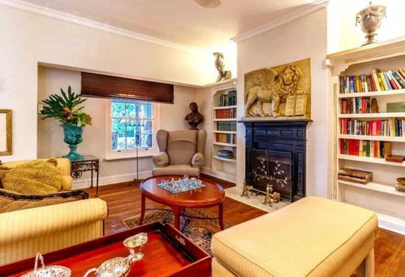 בית מלון כפרי Blue Mountain Luxury Lodge