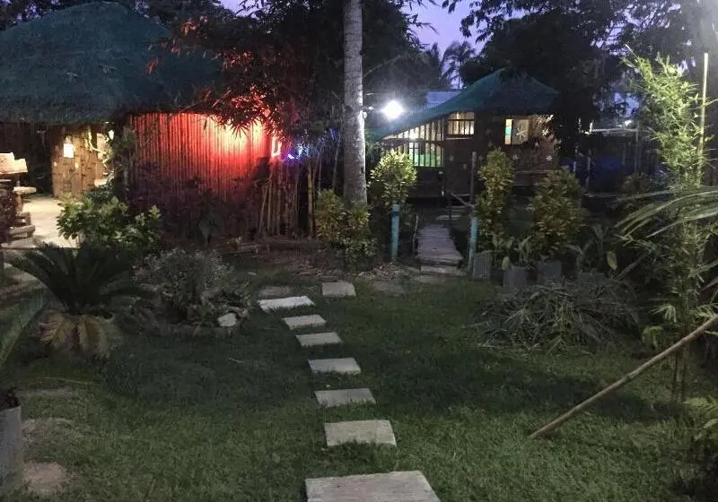 Hotelli Coco Garden Villas