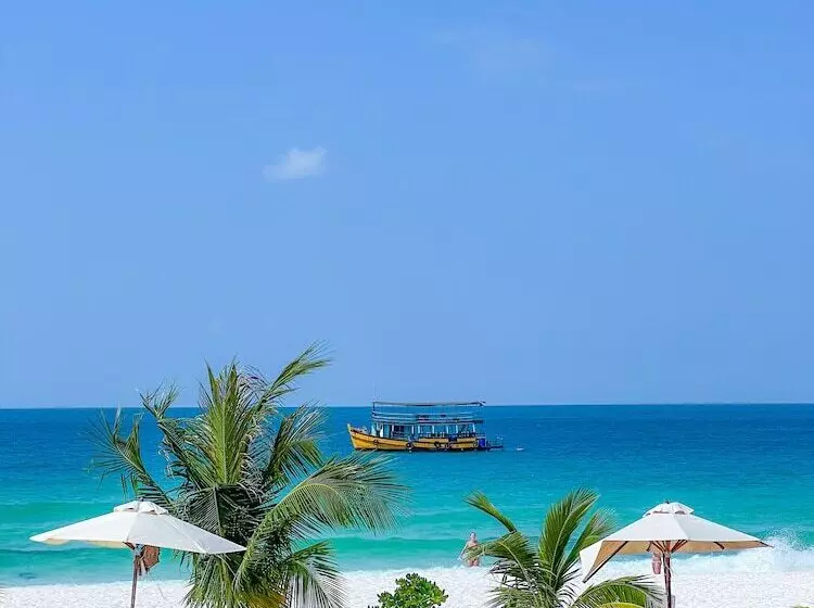 Hotelli Long Beach Resort Koh Rong