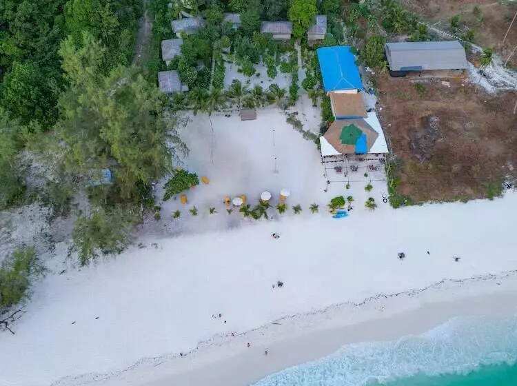 Hotelli Long Beach Resort Koh Rong