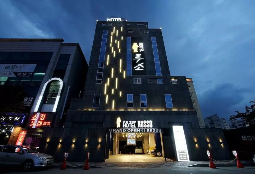 هتل Russo