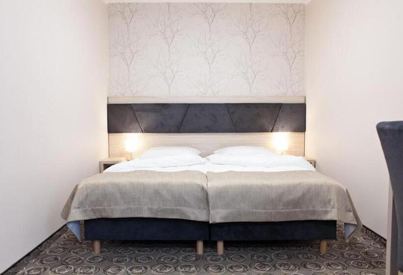 Hotel Wielspin Puszczykowo