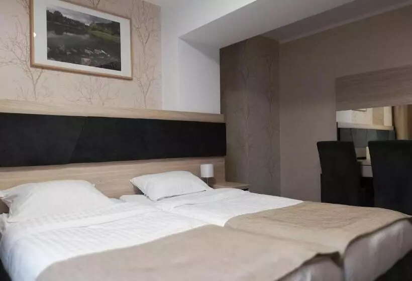 Hotelli Wielspin Puszczykowo