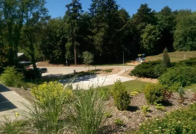 Hotelli Wielspin Puszczykowo