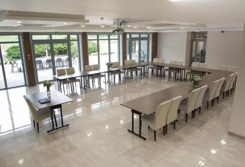 Hotelli Wielspin Puszczykowo